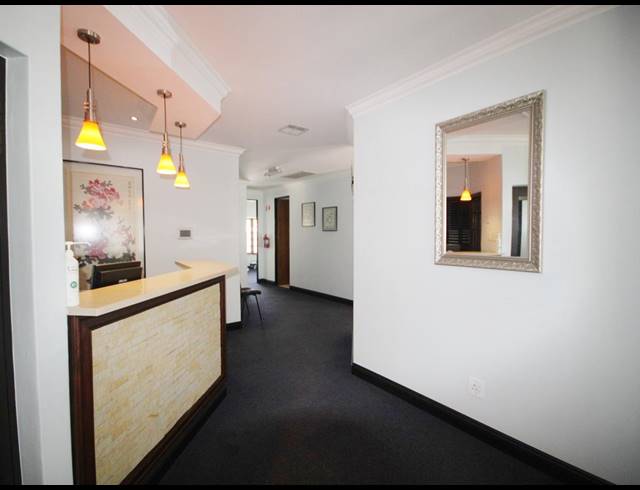 133M² BUSINESS TO LET IN BEDFORD GARDENS
